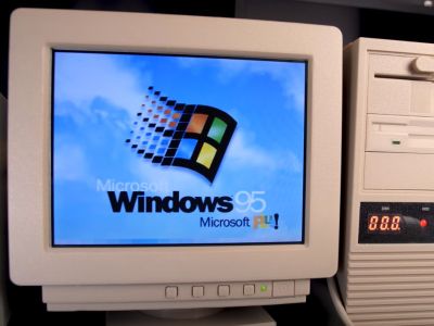 Блогер собрал мини-ПК на Windows 95 с «ЭЛТ-монитором» [ВИДЕО]